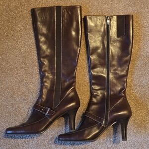 AK, Size 8 M, Mahogany